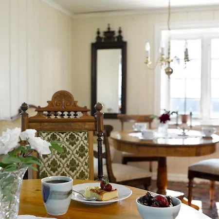 Husfrua Gardshotell Ξενοδοχείο