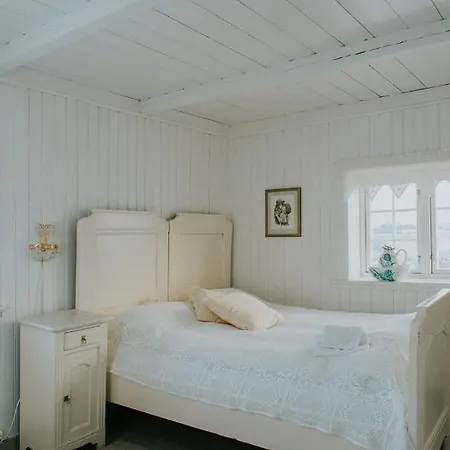 Hotel Husfrua Gardshotell *